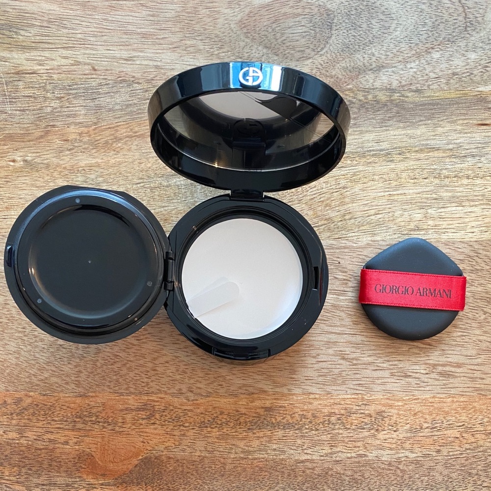 Giorgio Armani Power Fabric Compact Foundation - Picture 3 of 8